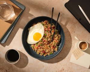 Nivi-Shaham-Egg-Fried-Rice-College-Recipe copy.jpg