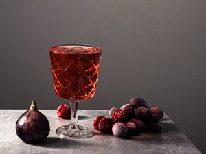 pink-fig-berries-glass-still-life-marlene-rak.jpg