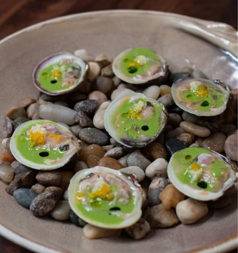 Photo of oysters being served at Francie