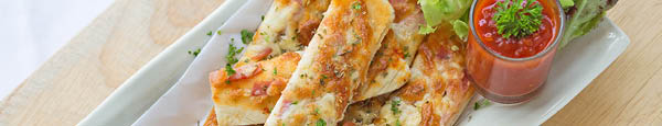 Gefüllte Pizzastangerl