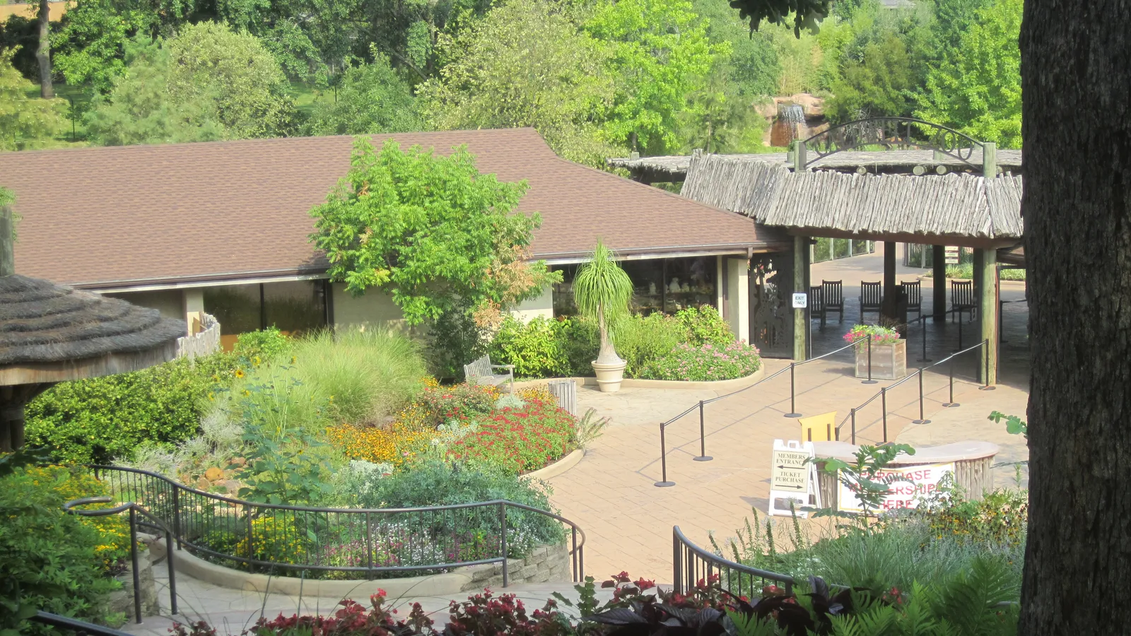 Caldwell Zoo — hero image