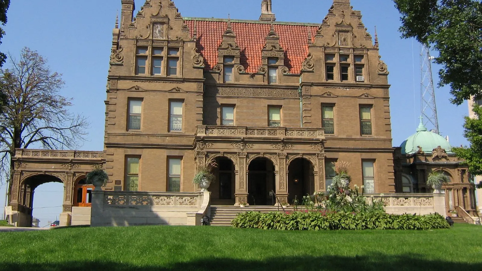 Captain Frederick Pabst Mansion — hero image