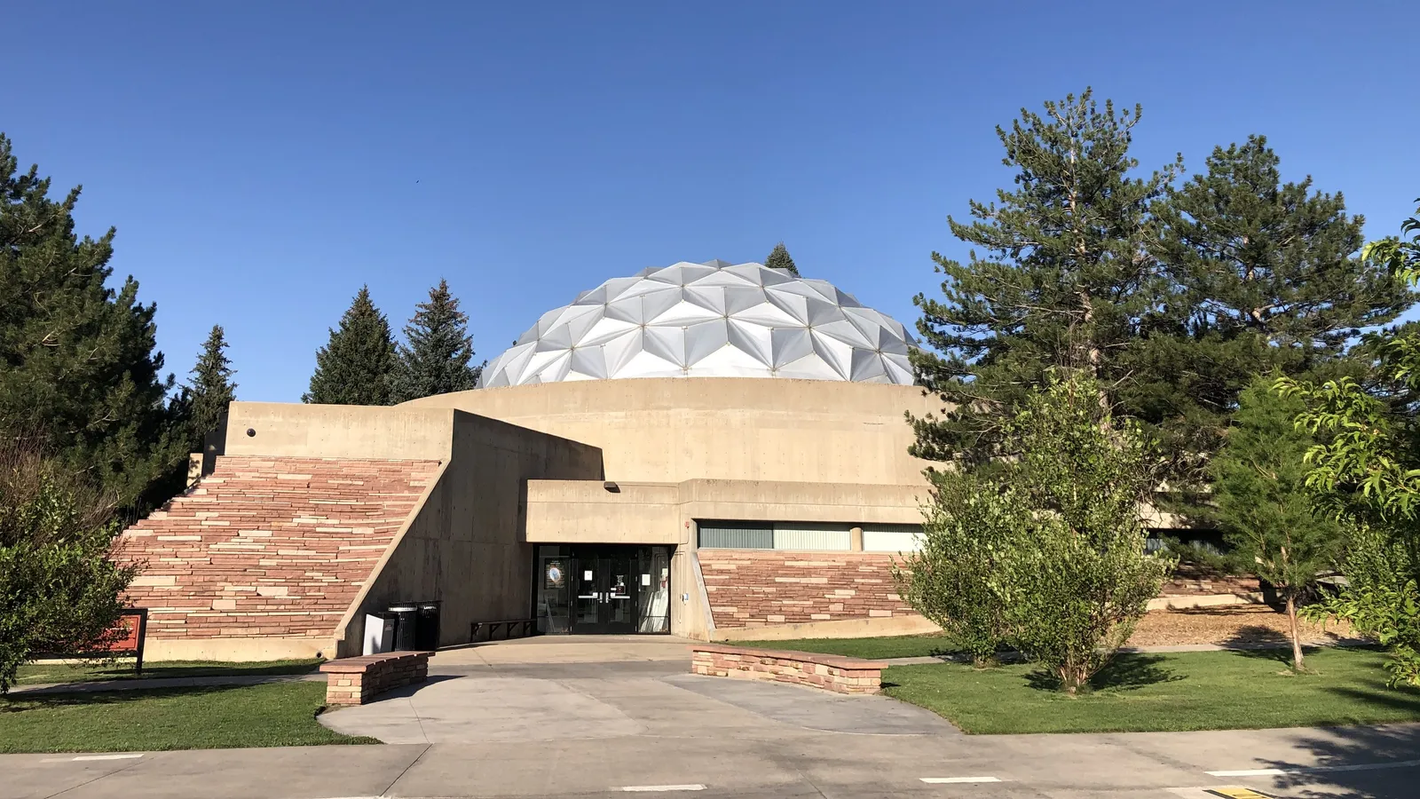 Fiske Planetarium — hero image