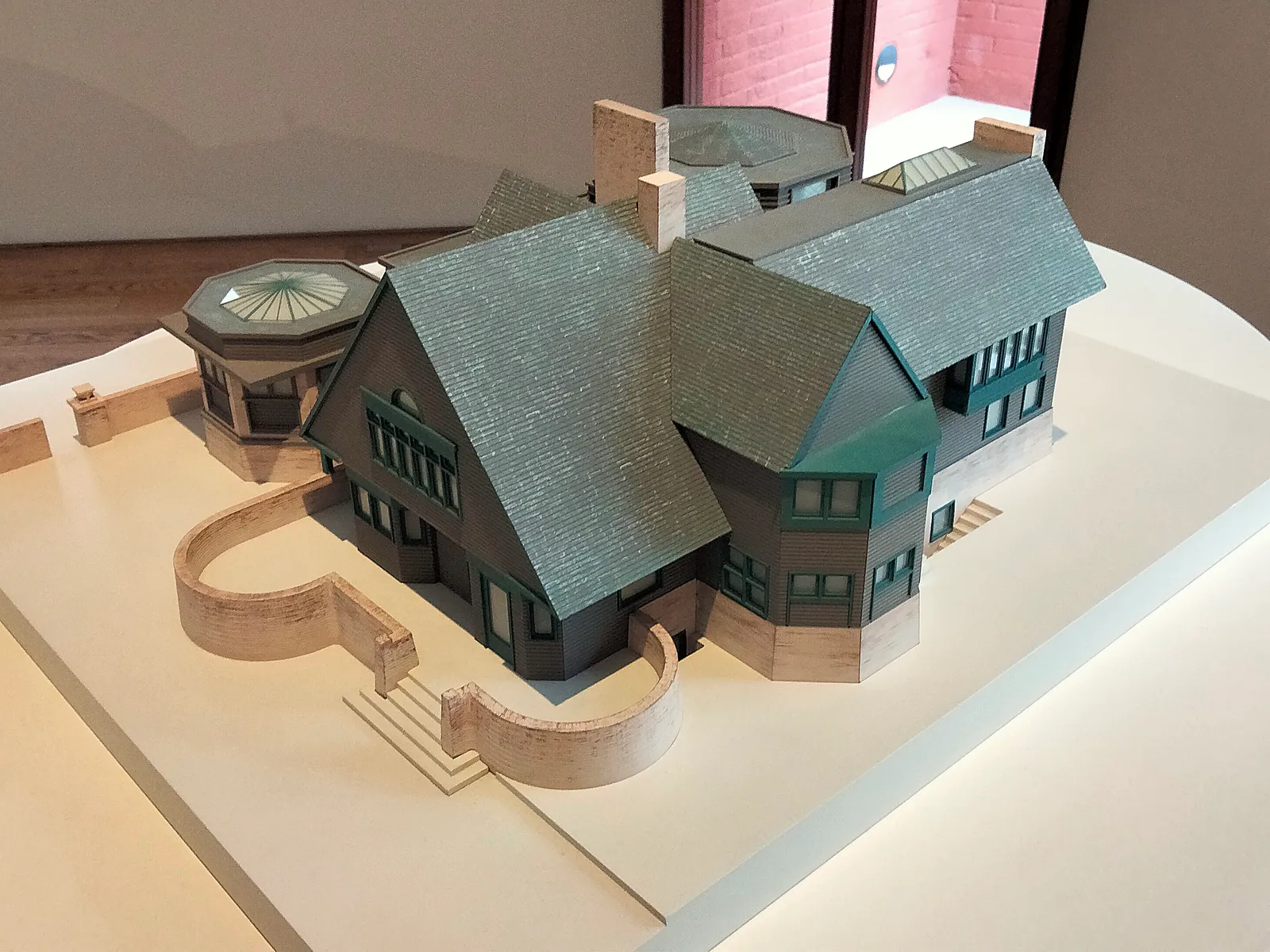 Frank Lloyd Wright Home and Studio gallery image 1