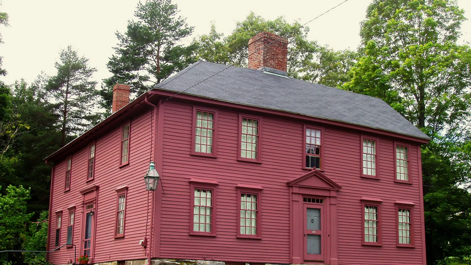 Munroe Tavern — hero image