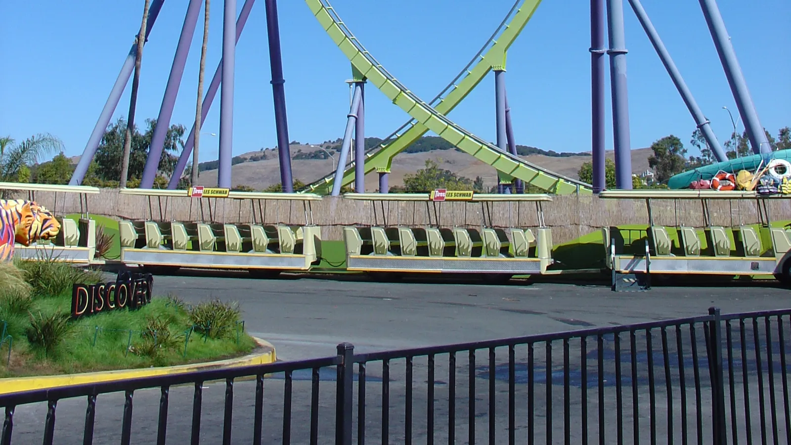 Six Flags Discovery Kingdom — hero image