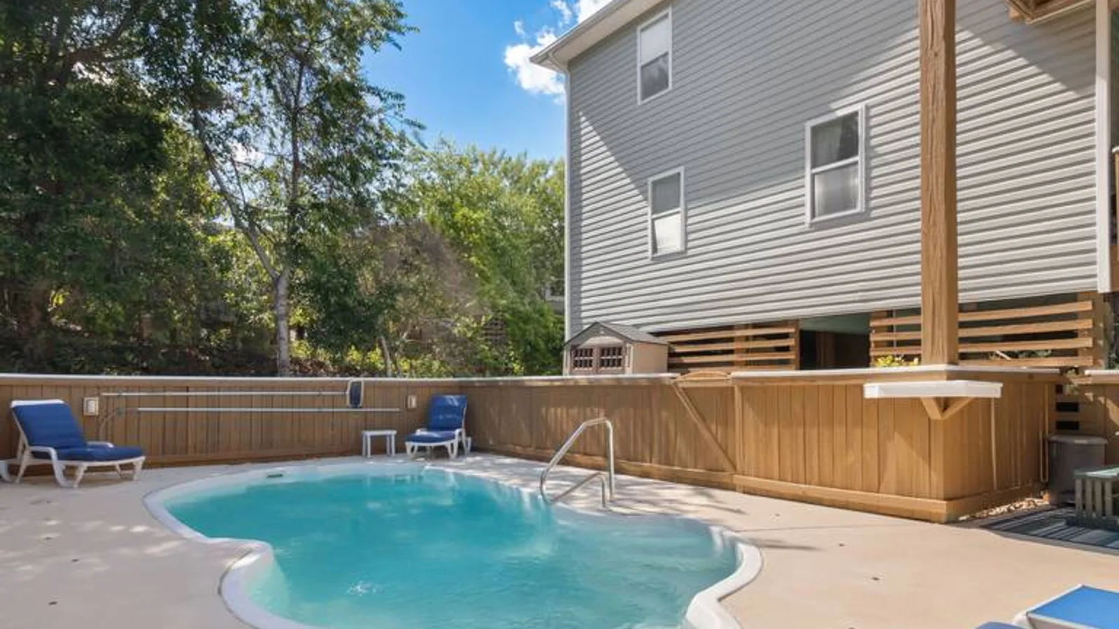 2155 - B and B`s Oasis by the Sea