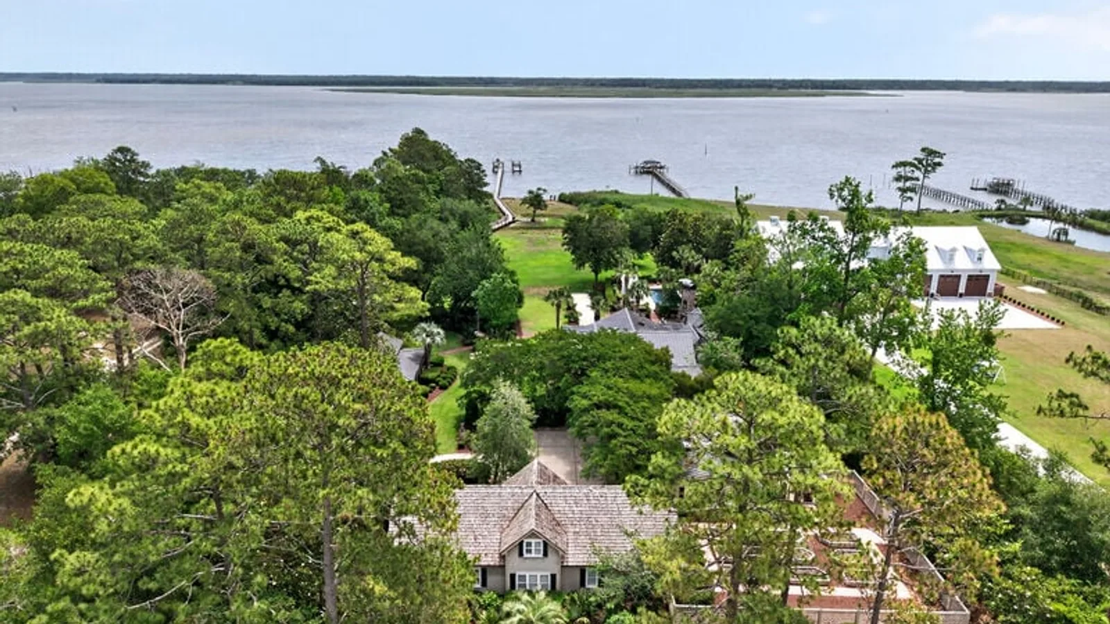 LA Laval At Winyah Bay Main and Guest House