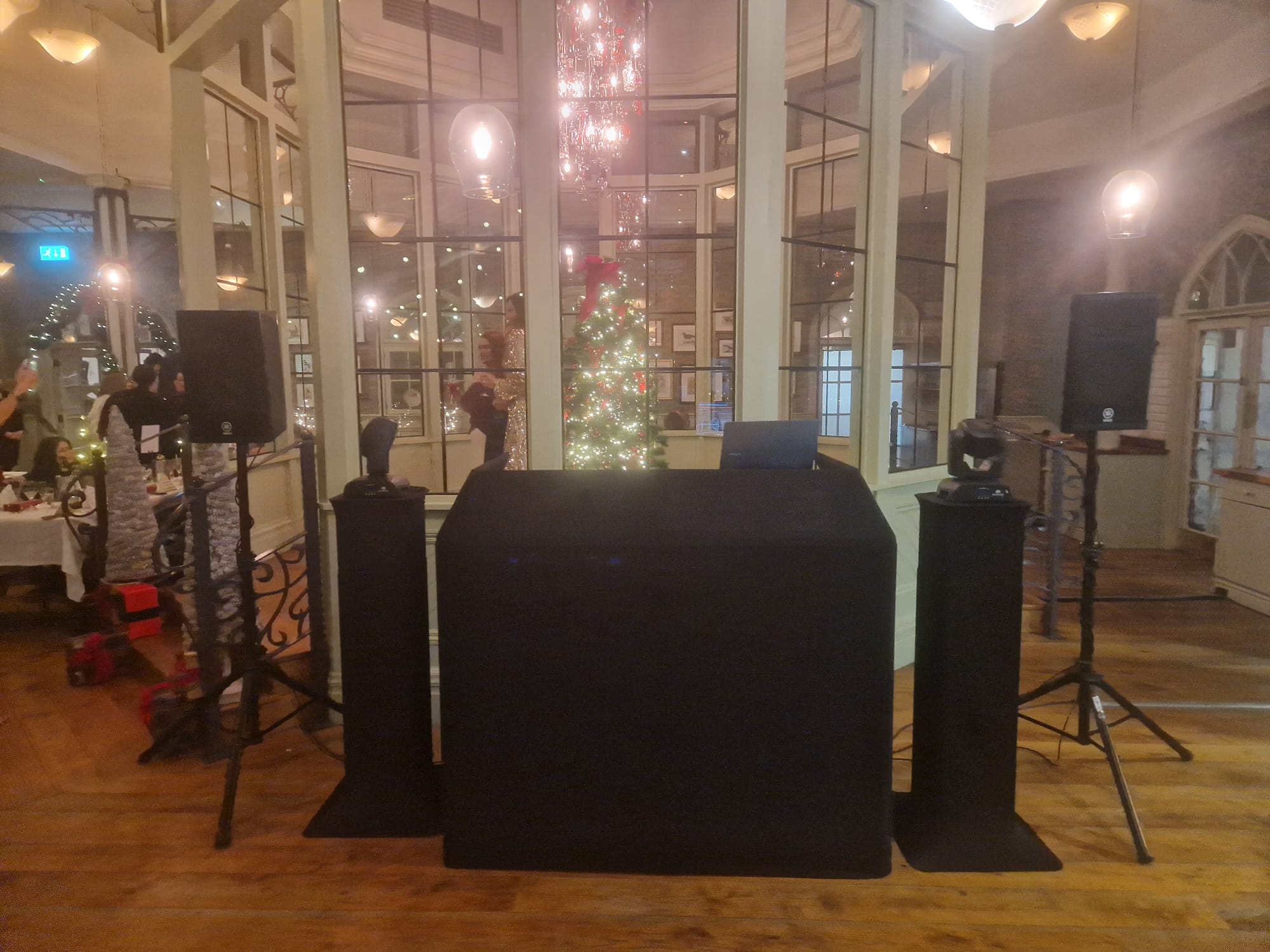 black-upgraded-party-set-up.jpg