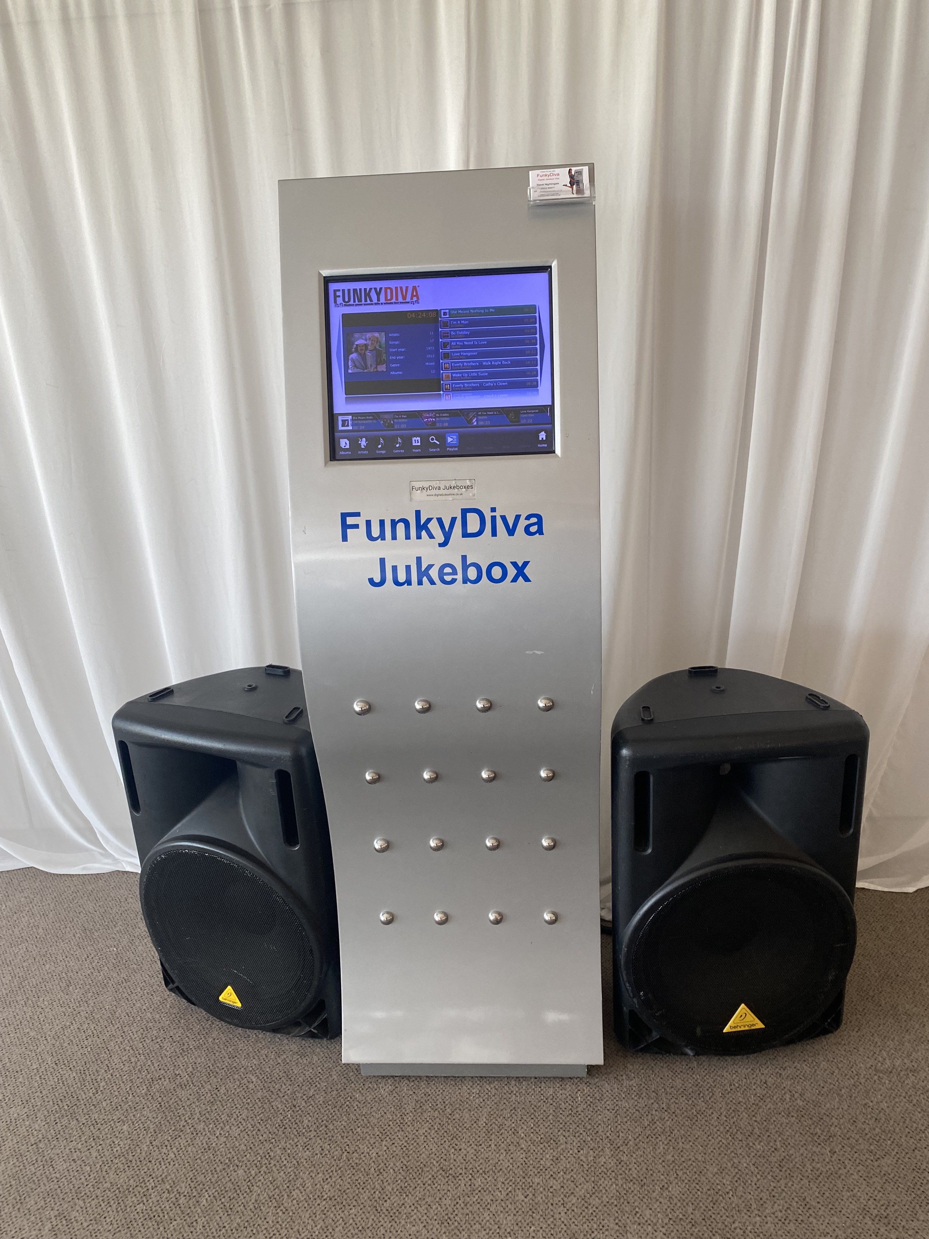 jukebox1-with-speakers.jpg