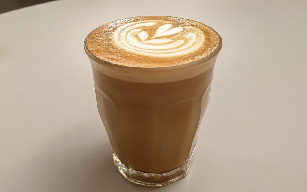 FLAT WHITE