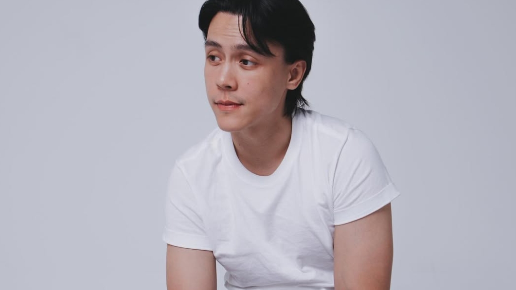 เอม ภูมิภัทร เปิดมุมมองความสัมพันธ์ ความรักที่พอดี ที่ยากพอ ๆ กับการแสดงให้ดี