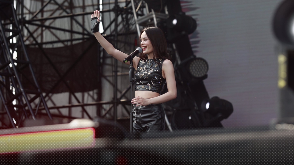 ALLY โชว์เพอร์ฟอร์แมนซ์สวยสะกดใจแฟนเพลงที่เฉิงตู ประเทศจีน