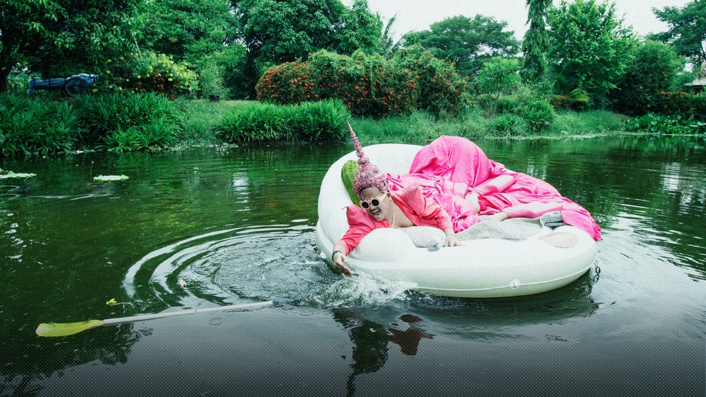 บิว อิษณัฐ อินฟลูเอนเซอร์สายแฟชั่นเจ้าของเพจ ‘แม่บ้านมีหนวด’ เสียชีวิต