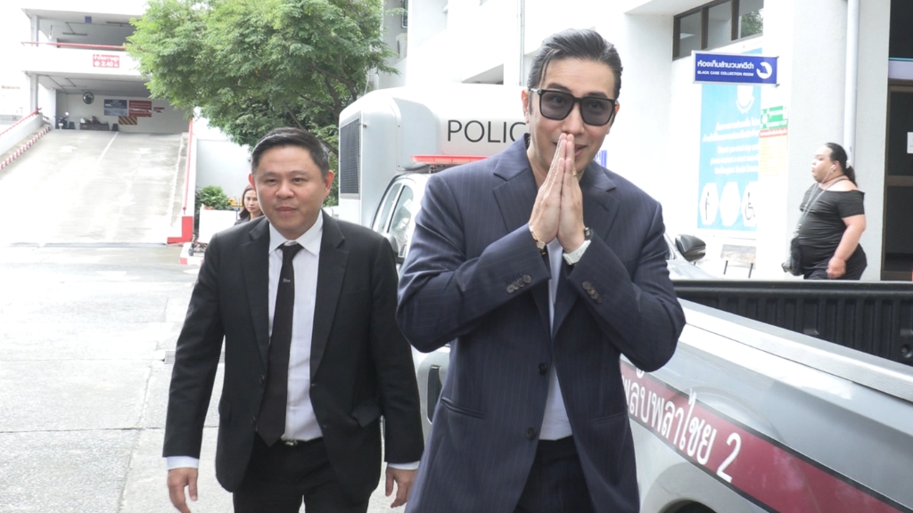 หนุ่ม กรรชัย เผยไกล่เกลี่ยไม่สำเร็จ ยืนยันไม่ถอนฟ้อง ปู มัณฑนา เดินหน้าคดีหมิ่นประมาทหลังพิจารณานานกว่า 10 ชั่วโมง