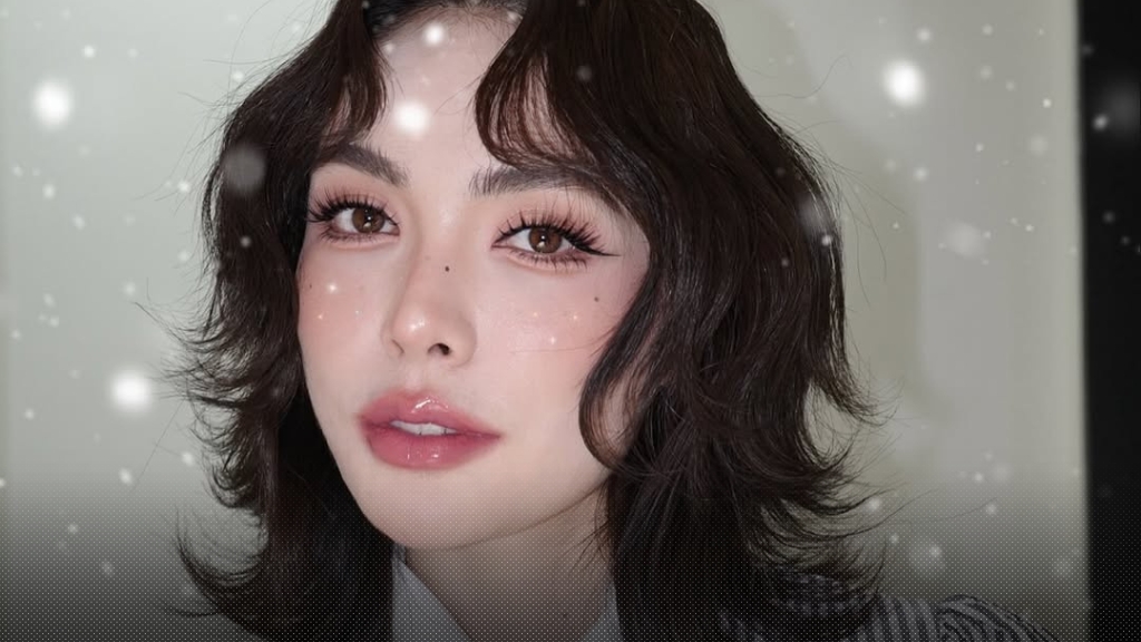 ห่วงสภาพจิตใจ ชาล็อต ออสติน หลังมีคลิปถูกแฟนคลับโผขึ้นไปกอดบนเวที จนตกใจเสียงสั่น-มือสั่น