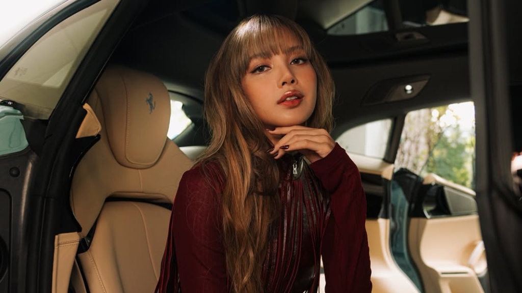 ลิซ่า ลลิษา กำลังจะมีภาพยนตร์สารคดีของตัวเอง เพื่อบอกเล่าการเดินทางตลอด 1 ปีในฐานะศิลปินเดี่ยว