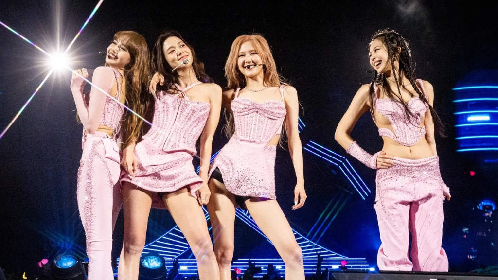 BLACKPINK เปิดชื่อเวิลด์ทัวร์อย่างเป็นทางการ <DEADLINE> ซึ่งจะสตาร์ตกรกฎาคมนี้ที่เกาหลีใต้