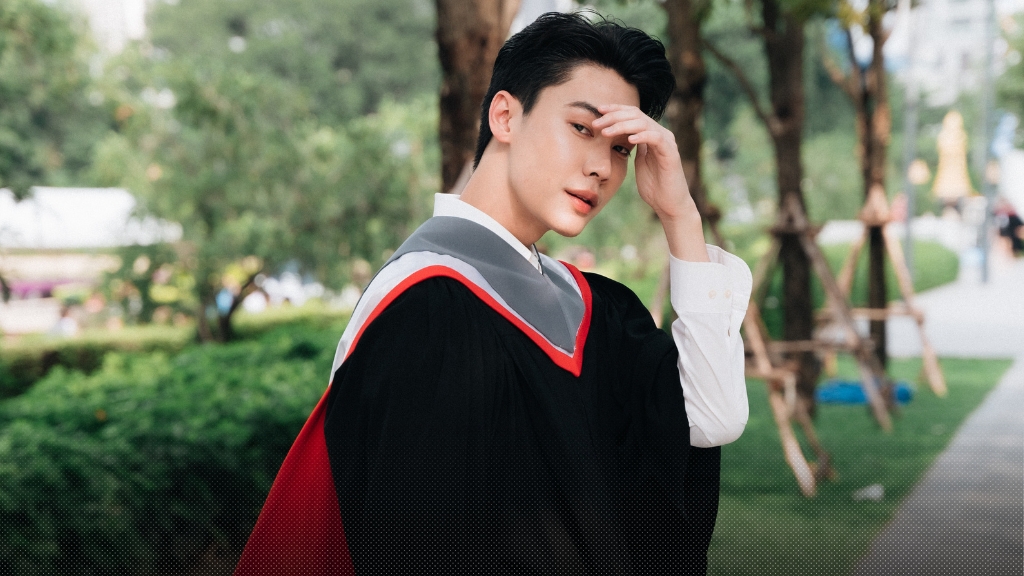 ดิว จิรวรรตน์ แชร์รูปถ่ายเพื่อชวนแฟนคลับตัดต่อภาพสร้างโมเมนต์ฉลองรับปริญญาด้วยกัน