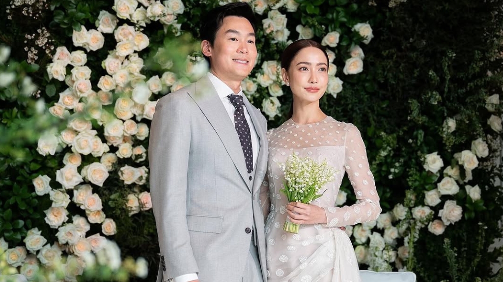 แต้ว ณฐพร และ ณัย ประณัย เข้าพิธีวิวาห์หวานในบรรยากาศสวนร่มรื่น เหมือนได้มาปิกนิก