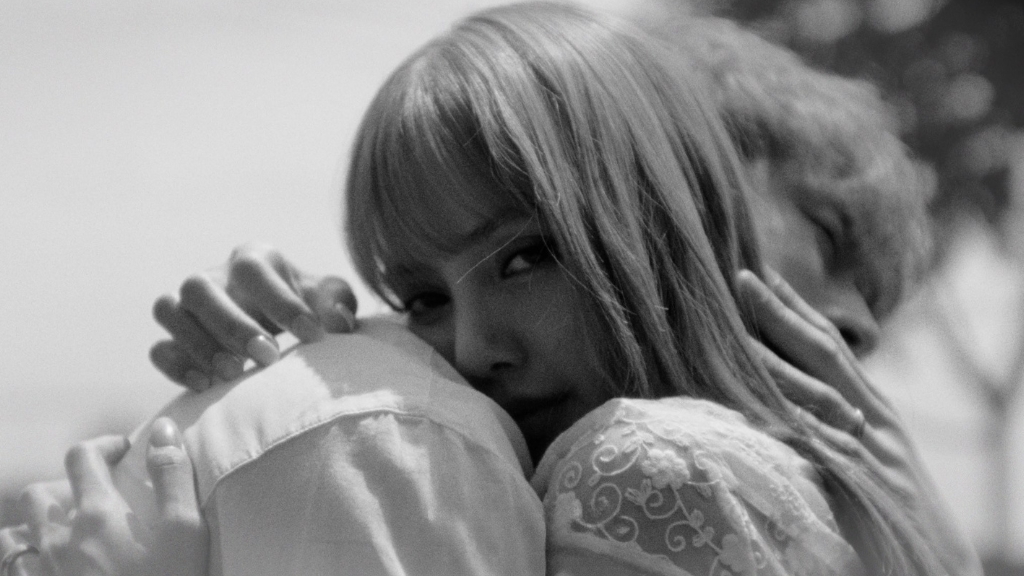 ลิซ่า ลลิษา เปิดตัวหนังสั้น ‘Dream’ จากอัลบั้ม Alter Ego โปรเจกต์สุดเซอร์ไพรส์ประกบนักแสดงญี่ปุ่น เคนทาโร่ ซาคากุจิ