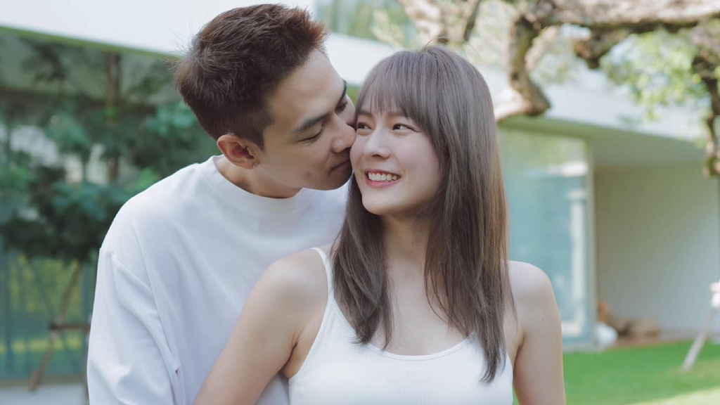 แฟนคลับเข้าไปแสดงความยินดีกับ แดน-แพทตี้ หลังประกาศข่าวตั้งท้องลูกคนแรก