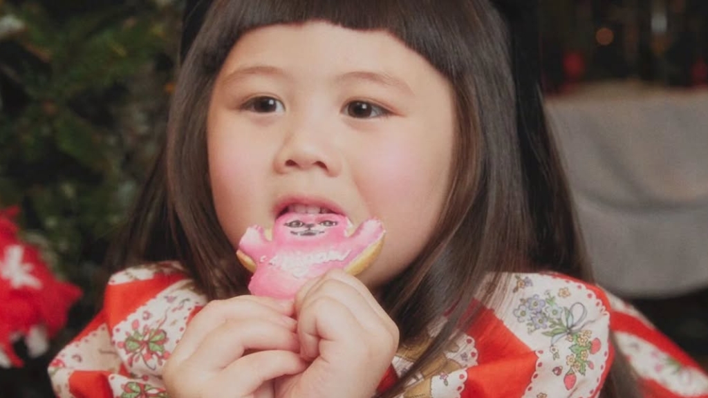 น้องแอบิเกล ขึ้นแท่น CEO ‘ชีเสิร์ฟ’ บริษัทดูแลรายได้ที่ ชมพู่ อารยา วางแผนเรื่องงานลูกอย่างรอบคอบ เน้นเติบโตสมวัยมากกว่าความดัง