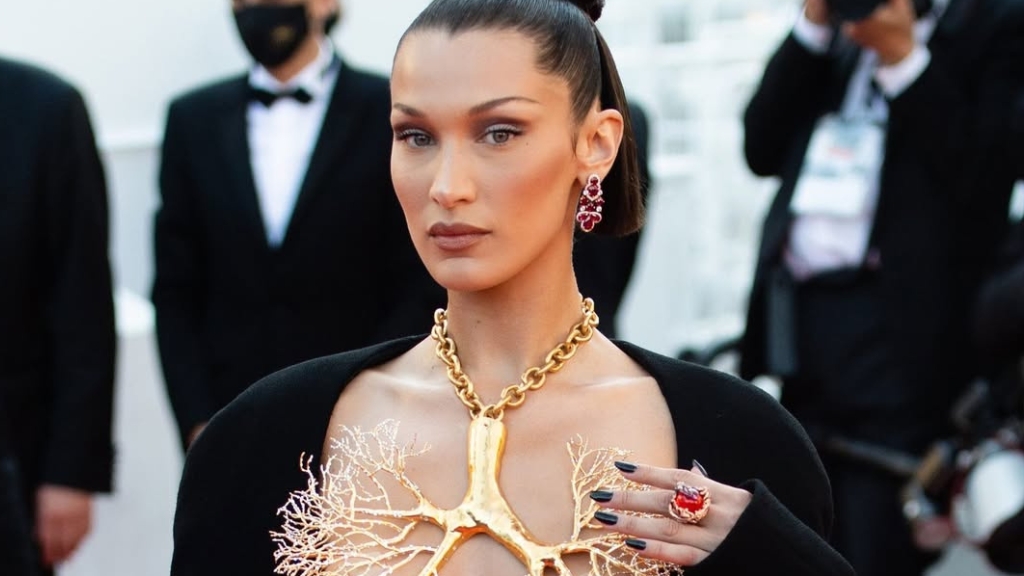Cannes Film Festival 2025 สร้างแรงสั่นสะเทือนวงการแฟชั่น! ประกาศ ‘ห้ามชุดโป๊-ฟูฟ่อง’ บนพรมแดงปีนี้