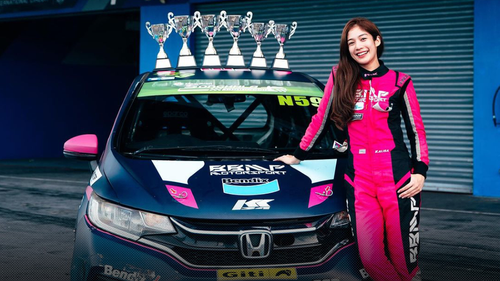 มะปราง อลิสา กวาด 7 ถ้วยรายการแข่งรถยนต์ทางเรียบ ผลจากความทุ่มเทและตั้งใจ