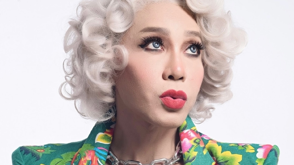 มัม ลาโคนิค ป่วยไตวาย-ติดเชื้อไวรัสตับอักเสบ C ยังคงรักษาตัวในห้อง ICU พร้อมใส่ท่อช่วยหายใจ