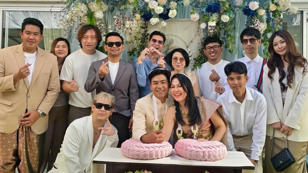 จอย สิริลักษณ์ เข้าพิธีวิวาห์กับแฟนหนุ่มนักดนตรี ที่เคยร่วมงานกันตั้งแต่ปี 2539 เพื่อนพี่น้องคนบันเทิงร่วมยินดี