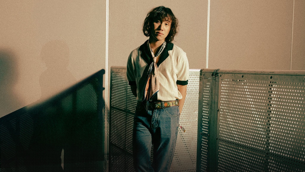 ‘คอนใหญ่’ เพลงรักในรอบหลายปีของ The White Hair Cut ชวนยิ้มไปกับกลิ่นอายวินเทจและเนื้อหาที่น่ารัก