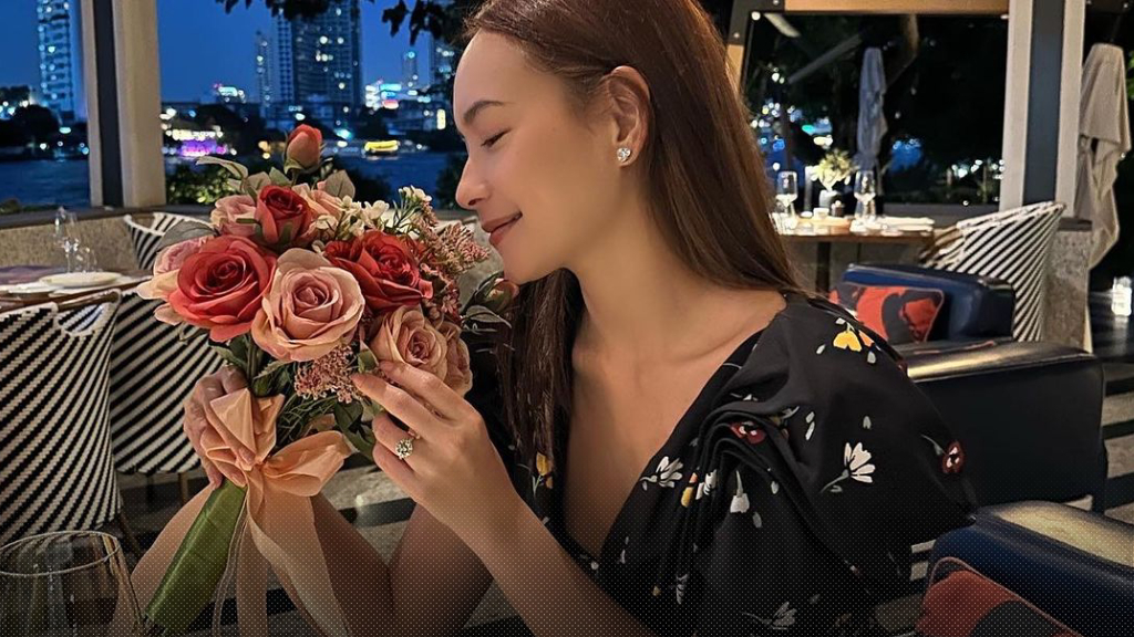 บี น้ำทิพย์ ถูกแฟนหนุ่มสวมแหวนขอแต่งงานแล้ว พร้อมเผยความรู้สึกหลังจับมือฟันฝ่าสารพัดดราม่า