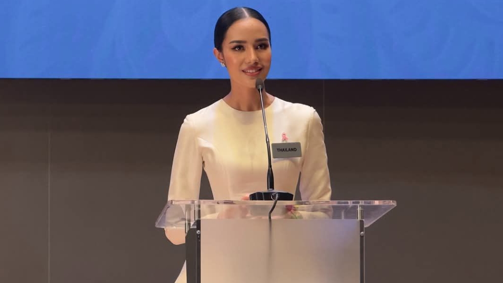 แฟนนางงามชื่นชม โอปอล สุชาตา สำหรับผลงานที่ยอดเยี่ยมในรอบ Head2Head Challenge บนเวที Miss World