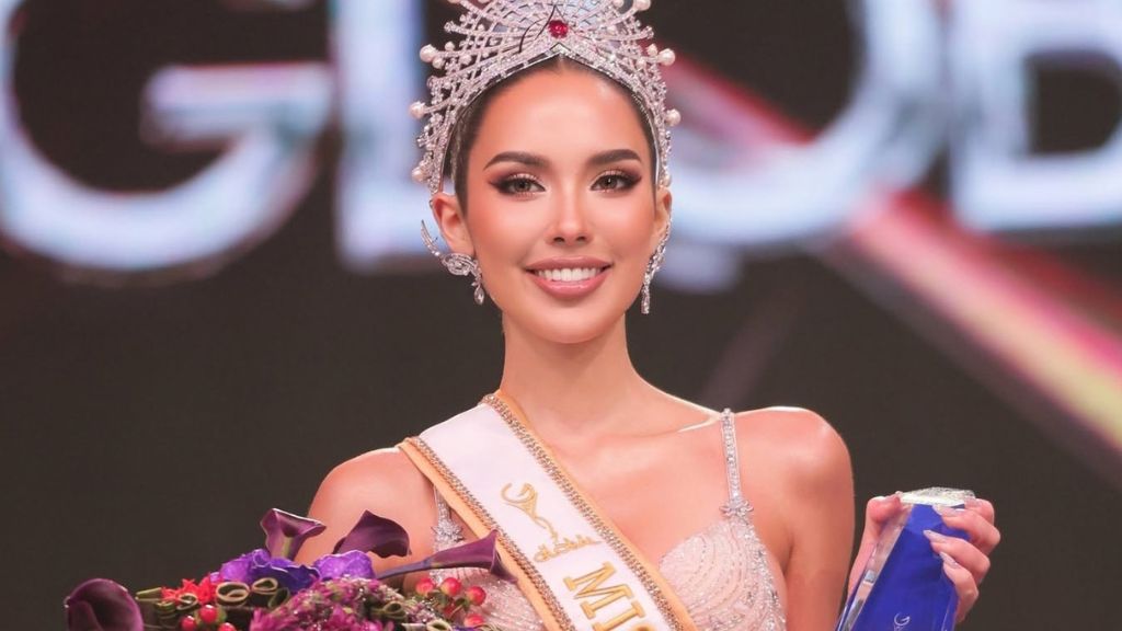 ซาฟฟรอน สนูค สาวไทยคนแรกที่คว้ามงกุฎ Miss Global พร้อมรับรางวัล Sisterhood จากผลโหวตของเพื่อนนางงาม