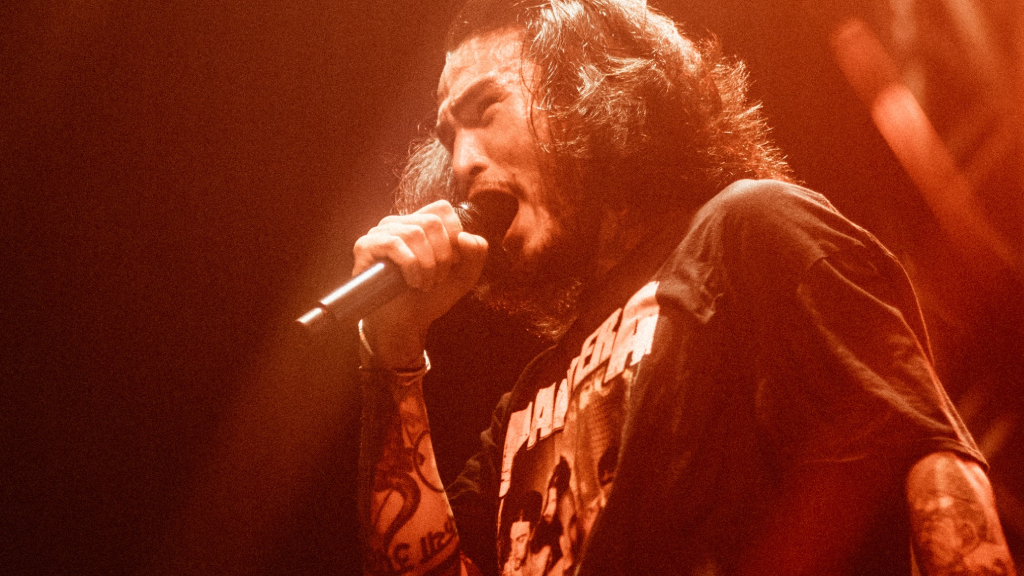 5,000 ไม่พอ..เพิ่มเป็น 10,000! บอย Lomosonic ตั้งรางวัลนำจับมือดีนำสีมาพ่นกำแพงร้านในย่าน 5 แยกลาดพร้าว