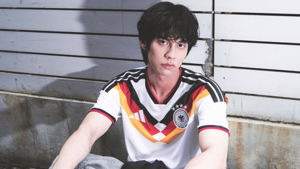 ไบร์ท วชิรวิชญ์ ร่วมแคมเปญ adidas Thailand ต้อนรับบรรยากาศฟุตบอลโลก