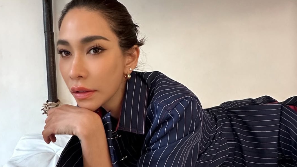 พลอย เฌอมาลย์ แชร์วิธีสร้างกำลังใจด้วย ‘การรักตัวเอง’ ตัวช่วยเยียวยาที่พาเธอก้าวข้ามช่วงเวลาหนักที่สุดในชีวิต