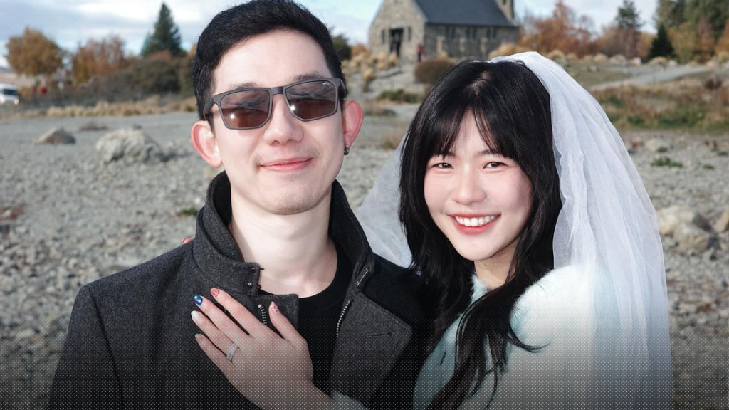 แฟนเพลงร่วมยินดี! น้ำ กัญญ์กุลณัช แห่งวง ALIZ ถูกแฟนหนุ่มเซอร์ไพรส์ขอแต่งงานที่นิวซีแลนด์