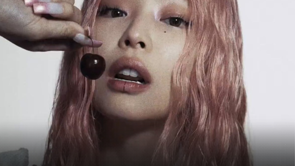 JENNIE เตรียมส่งต่อพลังให้เหล่าสาวสวยด้วยซิงเกิล ‘Mantra’ ประเดิมอัลบั้มเดี่ยว RUBYRED