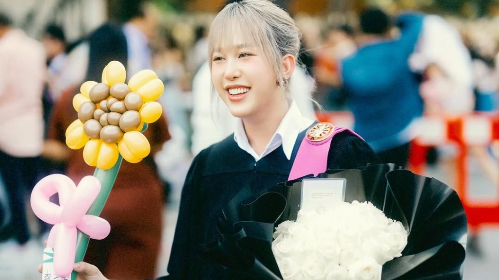 แสดงความยินดีกับ Jeanius ศิลปินในสังกัด Kicks Records สำเร็จการศึกษาจาก ม.ธรรมศาสตร์