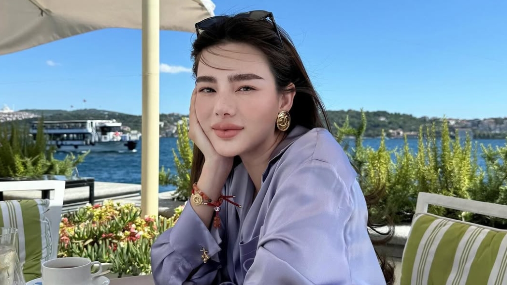 ดิว อริสรา ยอมรับผิดกรณีไม่คืนของ เมย์ วาสนา เผยสาเหตุมาจากธุรกิจที่ไม่ประสบผลสำเร็จ และพฤติกรรมใช้เงินเกินตัว