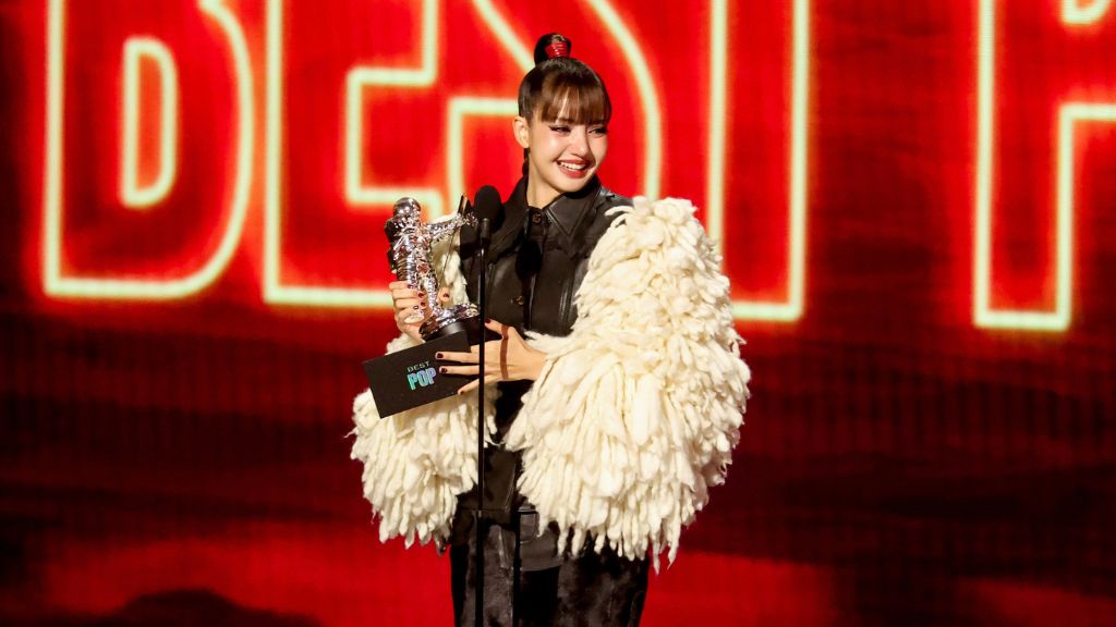 LISA สร้างประวัติศาสตร์ คว้า Best Pop จาก ‘DREAM’ บนเวที 2026 MTV VMAs เป็นศิลปินเอเชียในรอบ 42 ปี