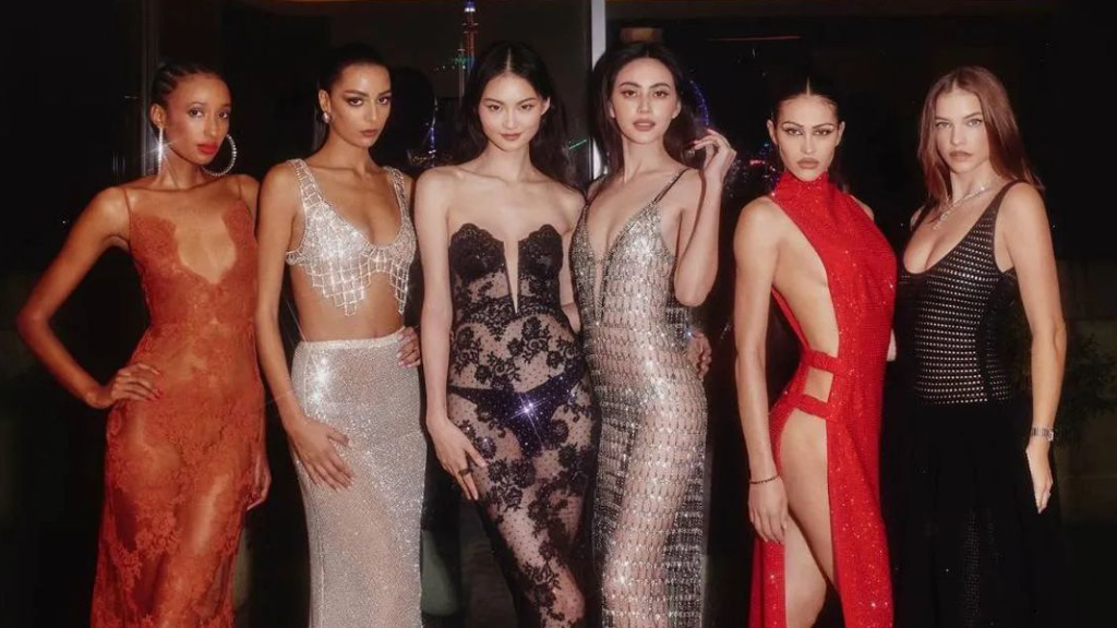 สวยแบบตะโกน! ใหม่ ดาวิกา ร่วมเดินพรมแดง The Fashion Awards 2023 ที่กรุงลอนดอน ประเทศอังกฤษ
