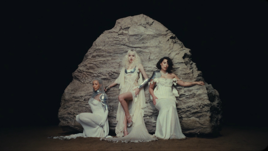 รอดูโชว์สุดอลังการ เมื่อ Doja Cat, Lisa และ Raye จะขึ้นแสดงร่วมกันบนเวที Oscars 2025