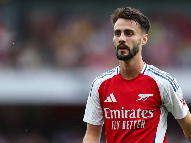 Fabio Vieira Trains Alone as Arsenal and Hamburg Remain Apart on Fee