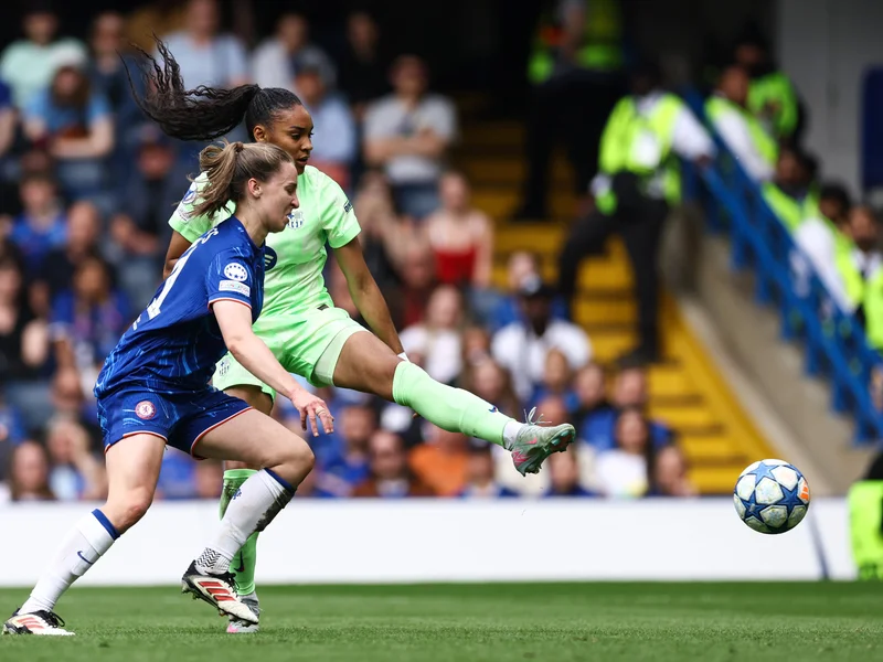 Salma Paralluelo Rejects Chelsea Offer, Prioritising European Champions League