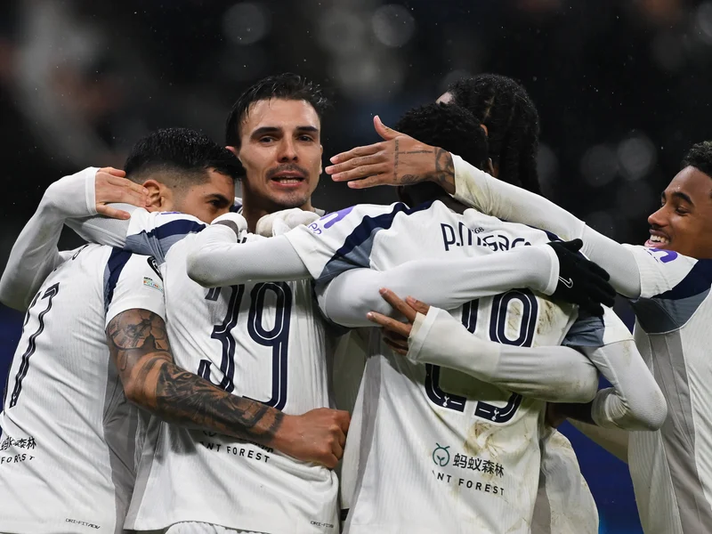Tottenham and Frankfurt Vie for Saint-Étienne's Teenage Sensation N'Guessan