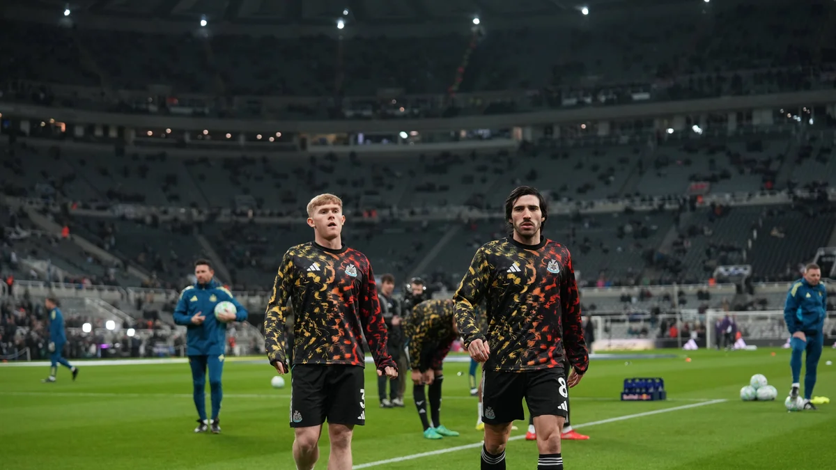 Manchester United Targets Two Newcastle Stars for Summer Squad Overhaul