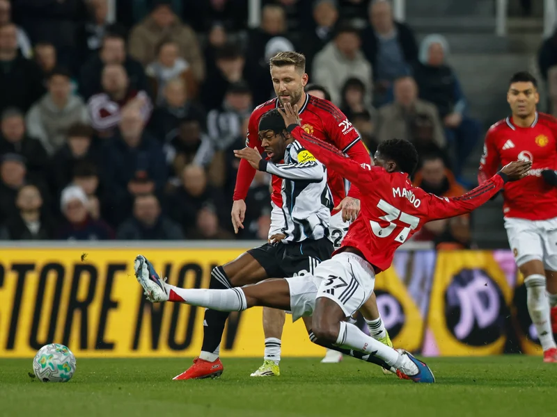 Carrick's Strong United Position Undermines Recent Managerial Speculation
